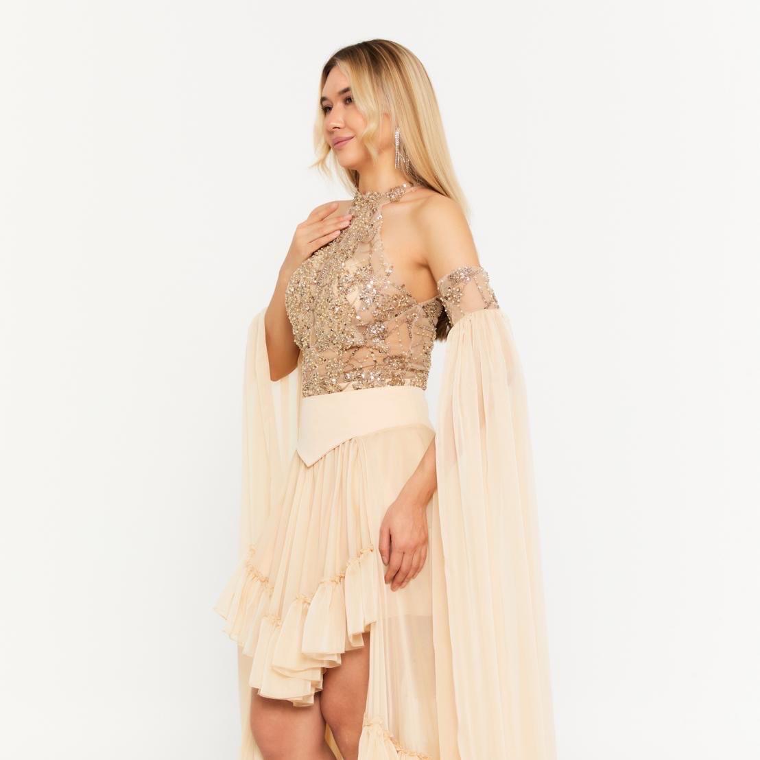 „Zarina – Edles Abendkleid mit fließendem Tüll“