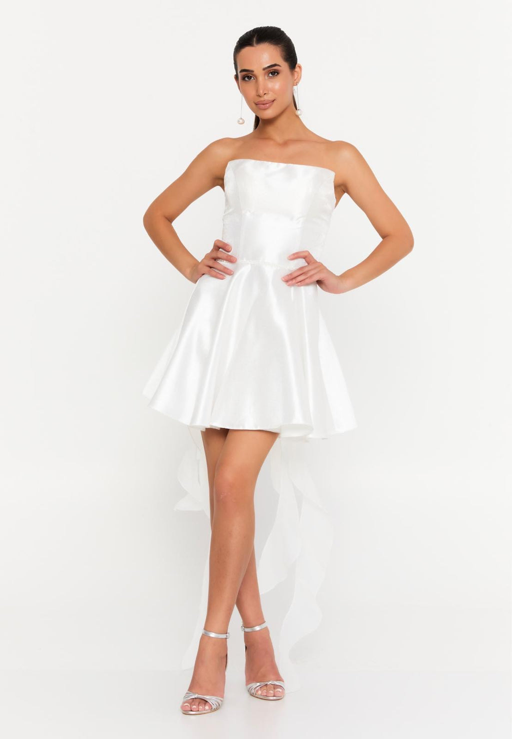 „Mirella – Schulterfreies High-Low Kleid in Weiß“